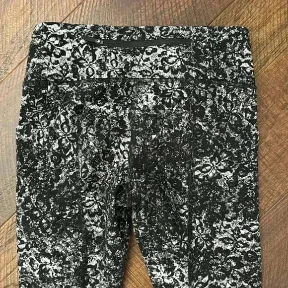 Lululemon Pace Revival Crop Legging 22” - Picture 11 of 13